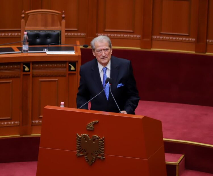 Berisha: Ky është parlamenti i Ergys Agasit, ndërsa Vlora Hyseni ishte shërbëtore e krimit, Ramës dhe Vuçiçit