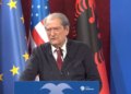 “Regjimi po shpërbëhet turpshëm”/ Berisha: Pensionistët nuk blejnë dot ilaçet, apartamentet janë “mollë e ndaluar” për të rinjtë