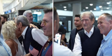“Mbërrita në SHBA”, Berisha publikon pamjet nga aeroporti, pritet nga përfaqësues të komunitetit shqiptar