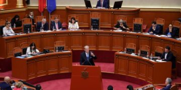 “Ka rënë siguria kombëtare”/ Berisha: Si mund të jeni kaq antikombëtarë, skandalin Hyseni-Agasi doni ta shisni si histori rozë
