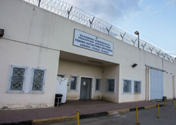 Përleshje mes shqiptarëve dhe algjerianëve në burgun grek, 6 të plagosur