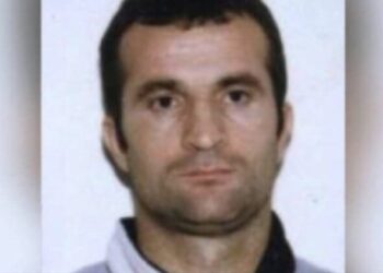 U arrestua në Athinë/ Identifikohet shqiptari i akuzuar për vrasje, i gjenden 2 milionë euro në banesë