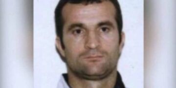 U arrestua në Athinë/ Identifikohet shqiptari i akuzuar për vrasje, i gjenden 2 milionë euro në banesë