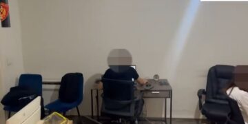 Mashtronin të huajt përmes platformave online, 4 të arrestuar dhe në kërkim pronari (Emrat)