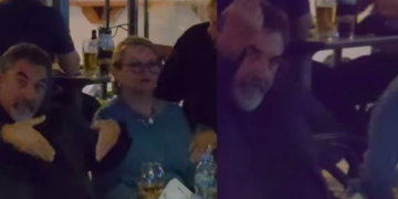 Protestuesit zënë mat deputetin Bledi Çuçi! Delina Fico i sulmon me lugë e pirunj, ish-ministri u tregon gishtin