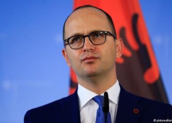 Ceremonia zyrtare në Serbi, Bushati kritikon ashpër Vuçiç: Ratko Mlladiç nuk ishte hero, por një kriminel lufte