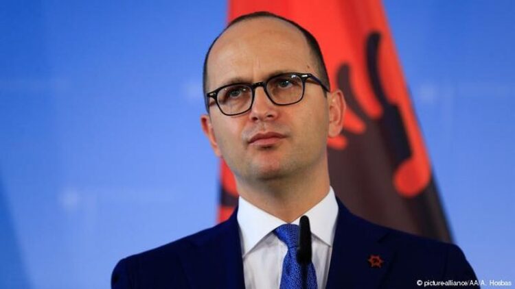 Ceremonia zyrtare në Serbi, Bushati kritikon ashpër Vuçiç: Ratko Mlladiç nuk ishte hero, por një kriminel lufte