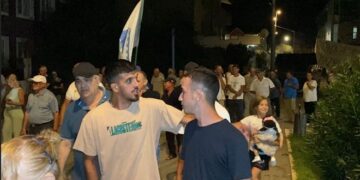 Divjaka kundër shkrirjes si bashki! Mbahet protesta e 42-të kundër bashkimit me Lushnjën