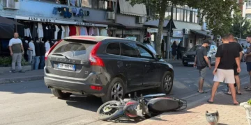 Aksident me vdekje në “Don Bosko”, makina përplas 64-vjeçarin me motor