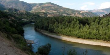 E rëndë në Dibër, 22-vjeçarja mbytet në lumin Drini i Zi