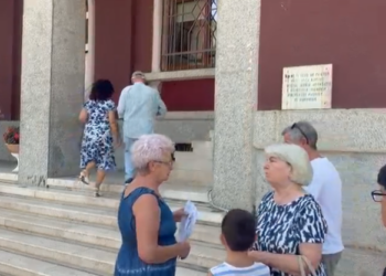 Protestë para Bashkisë, qytetarët kërkojnë anulimin e projektit TID për transformimin e qendrës historike së Durrësit