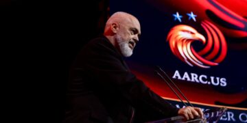 Rama në SHBA sulmon protestuesit: Shqipëria e shqiptarëve, slogan i neveritshëm dhe i turpshëm!