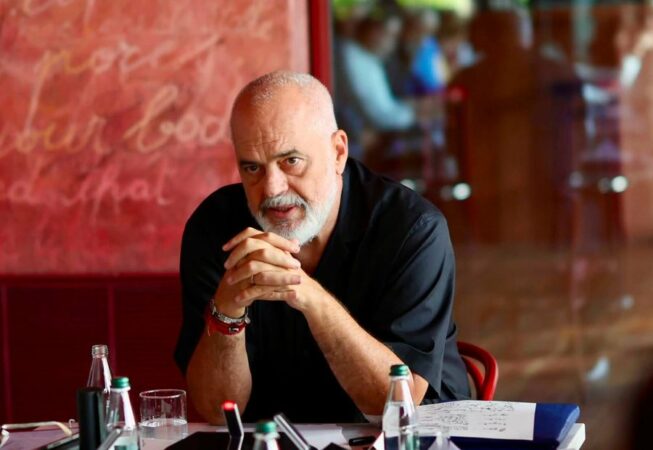 Rama mbledh përsëri drejtuesit politik në “Vilën e Kuqe”, zbulohen temat e diskutimit