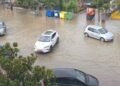 Reshjet e shiut në Elbasan, banesa e bodrume nën ujë, dëme te makinat e parkuara