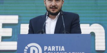 Mbyllja e profileve sociale, Salianji: Edi Rama ka humbur autoritetin për të qeverisur!