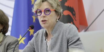 Evis Sala zbulon arsyen përse dha dorëheqjen si ministre e Shëndetësisë