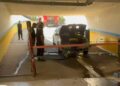 Përfshihet nga flakët automjeti në një parkim nëntokësor në Fier, banorët në panik