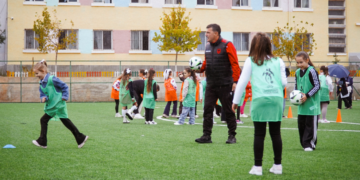 Java Europiane e Sportit/ FSHF dhe SHRF Elbasan organizojnë festival futbolli për vajzat në Prrenjas