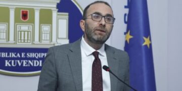 “Vlora Hyseni në shërbim të Ergys Agasit”- Bardhi kërkon sqarime nga Rama: Kush mban përgjegjësi nëse…