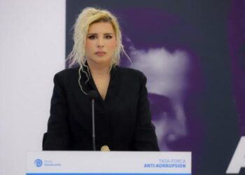 PD: Spahiu bën premtime në parlamenti, por dyerte e Ministrisë mbeten të mbyllura për qytetarët