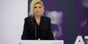 PD: Spahiu bën premtime në parlamenti, por dyerte e Ministrisë mbeten të mbyllura për qytetarët
