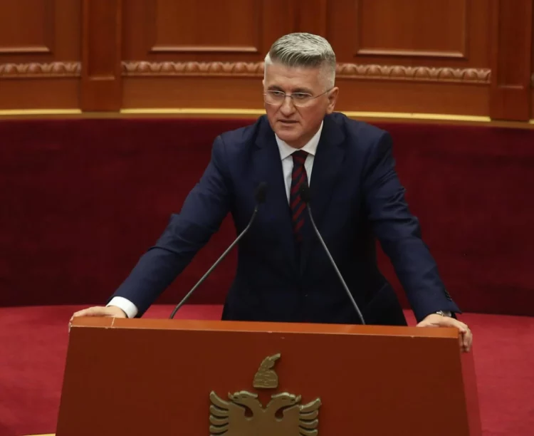 Satira e Gjekmarkaj: Kronika e atyre që pritën, u gëzuan dhe mbetën me gisht në gojë nga Babua