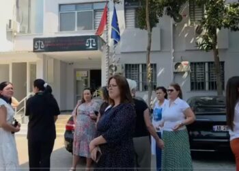 Pas Tiranës, edhe gjykatat në Fier, Lushnjë dhe Vlorë bojkotojnë shërbimet dhe seancat gjyqësore