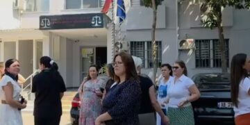 Pas Tiranës, edhe gjykatat në Fier, Lushnjë dhe Vlorë bojkotojnë shërbimet dhe seancat gjyqësore