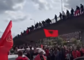 Pak orë para vendimit për ish-krerët e UÇK-së, në Hagë mblidhen shqiptarët, në Prishtinë ndizen “Flakët e Lirisë”