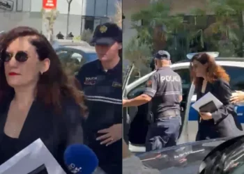 Nxori sekretet shtetërore, Vlora Hyseni mbërrin në GJKKO e shoqëruar me policë