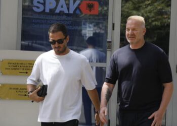 Nën hetim për dosjen “Balluku”/ Igli Tare del nga SPAK pas 5 orësh, kyç gojën para gazetarëve