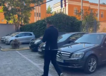 Pas kontrollit në banesën e tij, Ilir Proda merret në pyetje nga SPAK