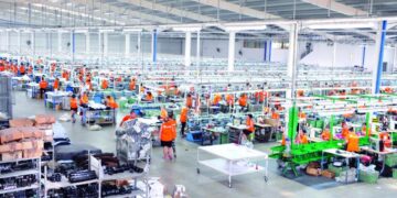 Industria përpunuese po tkurret me shpëjtësi! Hyn në vitin e katërt të rënies, bashkë me bujqësinë