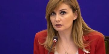 “PPP-të dhe tenderët shkojnë te një grusht njerëzish”/ Tabaku: Ekonomia është futur prej vitesh në një rreth vicioz