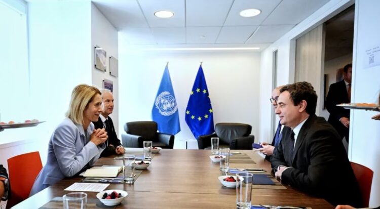 Kaja Kallas takon Kurtin dhe Vuçiçin në New York, kërkon përparim në dialogun Kosovë-Serbi