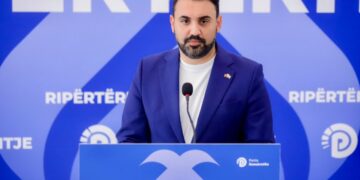 Belind Këlliçi: Evis Sala u largua për t’i hapur rrugë dorëzimit të Shëndetësisë te miku izraelit i Ramës