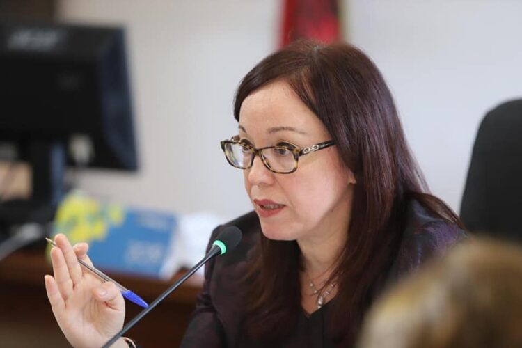 Kopjace në krye të Shëndetësisë! Diploma e ministres Klodiana Spahiu përballet me akuza për plagjiaturë