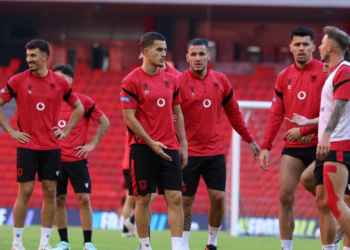 Liga e Kombeve/ Kombëtarja mbyll përgatitjet për ndeshjen ndaj Bjellorusisë në stadiumin “Air Albania”
