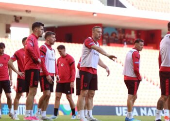 Dalin formacionet, Shqipëria me ndryshime përballë San Marinos