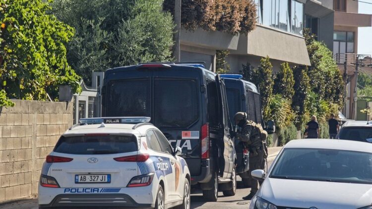 SPAK zbarkon në Shkozet, kontrolle në restorantin ku dyshohej se fshihej Ergys Agasi