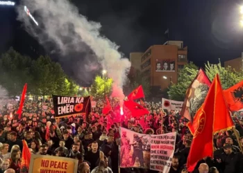 Në gjithë Kosovën sot protestohet kundër vendimit të Gjykatës së Hagës ndaj ish-krerëve të UÇK-së