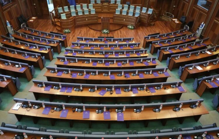 Pas më shumë se një muaji pritje, sot zhvillohet seanca për konstituimin e Kuvendit të Kosovës