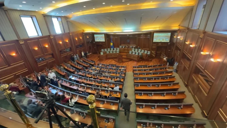Zgjidhet Qeveria e re e Kosovës, Kurti zyrtarisht në krye të ekzekutivit, ja emrat e kabinetit