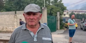 “U dogj shtëpia dhe ferma me lopë”, banorët e Levanit të alarmuar: nuk kemi parë ndonjëherë zjarr të tillë