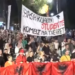 Mbyllen fjalimet te Kryeministria, marshimin e marrin në dorë studentët, gratë dhe vajzat