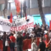 Përfundojnë fjalimet te Kryeministria, protestuesit nisin marshimin në rrugët e Tiranës: Arrestoni Ramën!