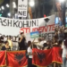 Mbyllen fjalimet te Kryeministria, nis marshimi në rrugët e kryeqytetit: Nesër dita e 100-të…  madhështore