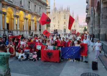 Milano në mbështetje të protestave në Tiranë, shqiptarët bëjnë thirrje për marshim masiv më 20 shtator