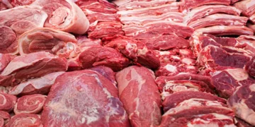 Ndalimi i importeve të mishit nga Brazili, përpunuesit paralajmërojnë rritje të çmimeve deri në 40%