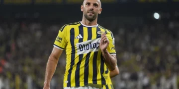 Vedat Muriqi nuk ndalet: Dy gola dhe penallti e fituar për 21 minuta te Fenerbahçe